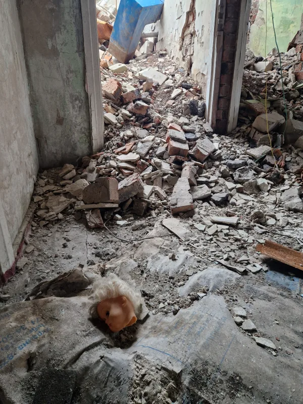 Ukraine kindergarten bombed down by russians