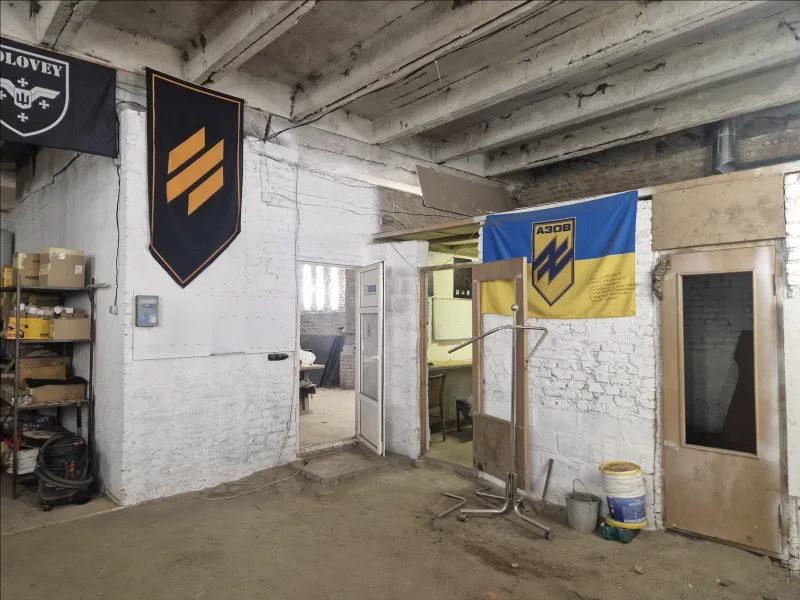Garage for military vehicles needs help