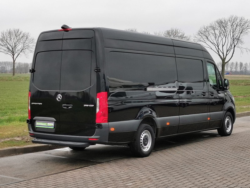 Minivan for transport